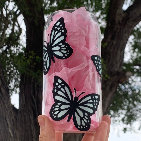 Butterfly 🦋 glass cup - Picture 3 of 3